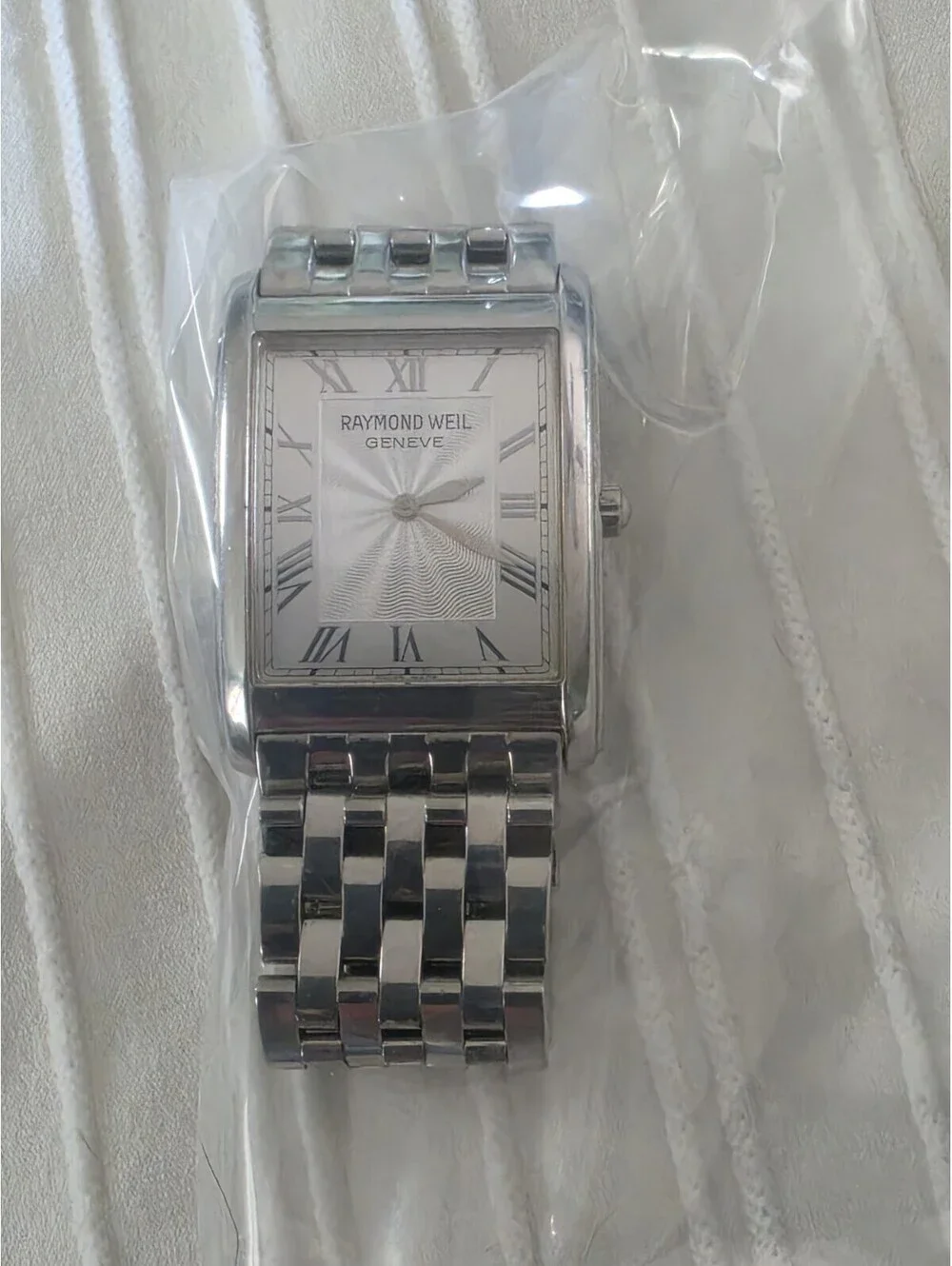 Raymond Weil Geneve sapphire Crystal 9973/1 Mens  Watch With New BATTERY
